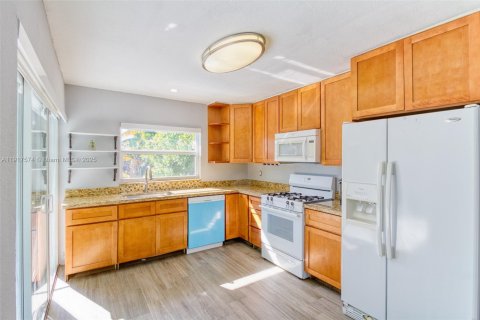 Casa en venta en Sunrise, Florida, 3 dormitorios, 125.88 m2 № 1973959 - foto 16