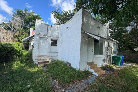 House in Miami, Florida 2 bedrooms, 199.46 sq.m. № 1932726 - photo 9