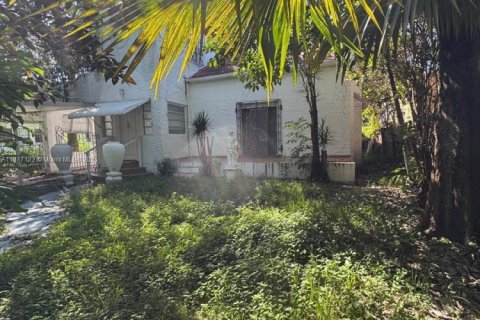 House in Miami, Florida 2 bedrooms, 199.46 sq.m. № 1932726 - photo 4