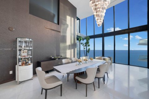 Condo in Sunny Isles Beach, Florida, 4 bedrooms  № 2001936 - photo 8