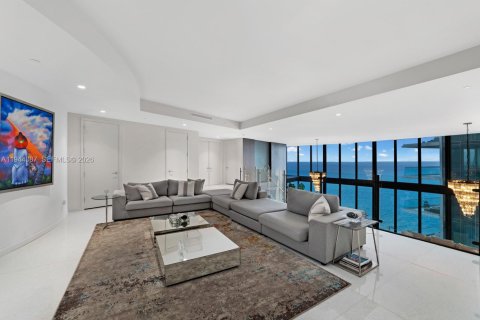 Condo in Sunny Isles Beach, Florida, 4 bedrooms  № 2001936 - photo 18