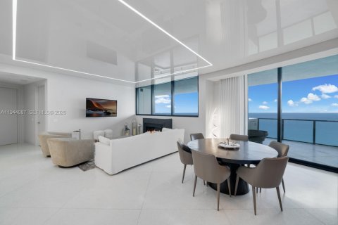 Condo in Sunny Isles Beach, Florida, 4 bedrooms  № 2001936 - photo 16
