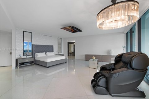 Condo in Sunny Isles Beach, Florida, 4 bedrooms  № 2001936 - photo 21