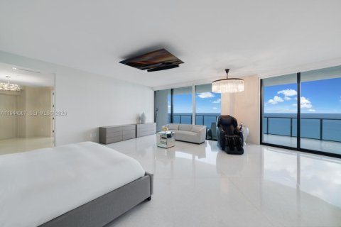 Condo in Sunny Isles Beach, Florida, 4 bedrooms  № 2001936 - photo 24
