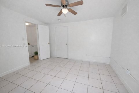 Apartment in Miami, Florida 1 bedroom, 212.93 sq.m. № 2044516 - photo 5