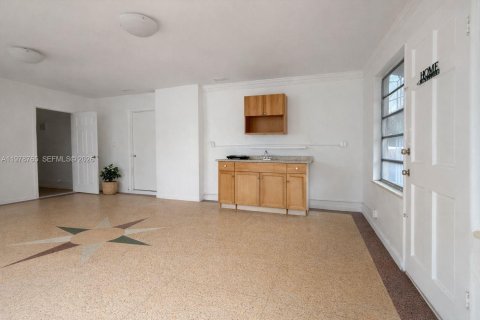 Apartment in Miami, Florida 1 bedroom, 212.93 sq.m. № 2044516 - photo 4