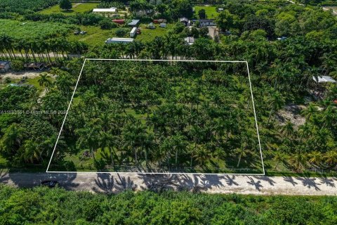 Propiedad comercial en venta en Miami, Florida № 1930455 - foto 14