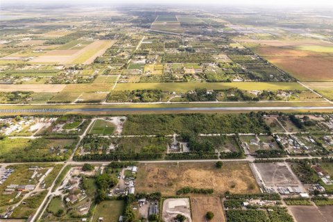 Propiedad comercial en venta en Miami, Florida № 1930455 - foto 3