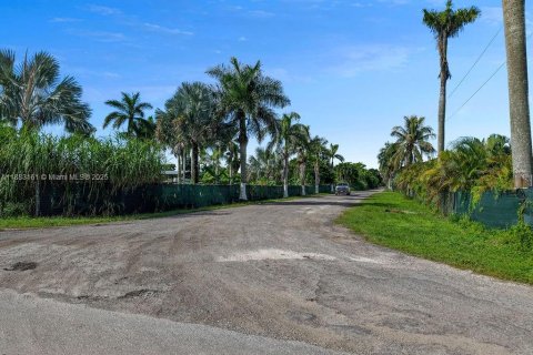 Propiedad comercial en venta en Miami, Florida № 1930455 - foto 17