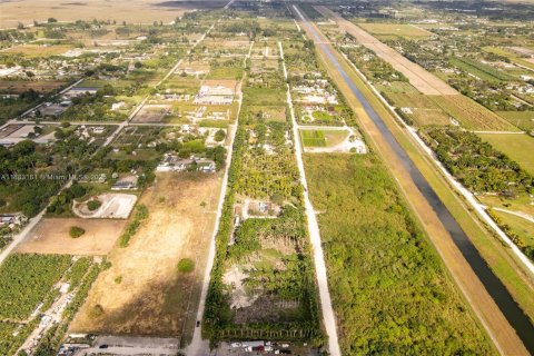 Propiedad comercial en venta en Miami, Florida № 1930455 - foto 6