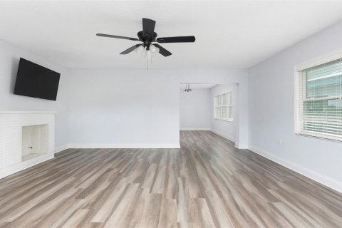 Villa ou maison à vendre à Saint Petersburg, Floride: 3 chambres, 146.79 m2 № 2306531 - photo 4