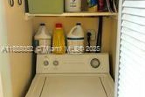 Снять в аренду таунхаус в Дейви, Флорида 2 спальни, 133.78м2, № 1882254 - фото 13