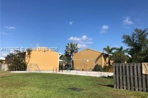 Снять в аренду таунхаус в Дейви, Флорида 2 спальни, 133.78м2, № 1882254 - фото 20