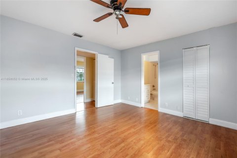 Снять в аренду таунхаус в Дейви, Флорида 2 спальни, 133.78м2, № 1882254 - фото 23