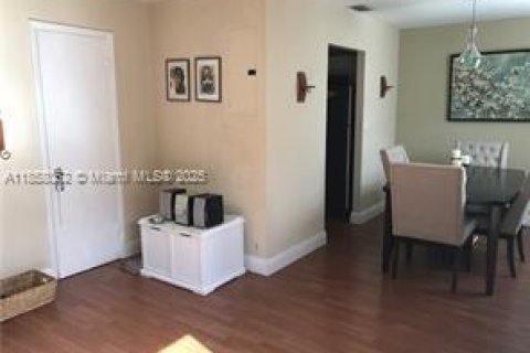 Снять в аренду таунхаус в Дейви, Флорида 2 спальни, 133.78м2, № 1882254 - фото 6