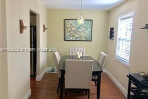 Снять в аренду таунхаус в Дейви, Флорида 2 спальни, 133.78м2, № 1882254 - фото 5