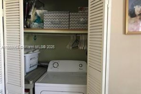 Снять в аренду таунхаус в Дейви, Флорида 2 спальни, 133.78м2, № 1882254 - фото 14