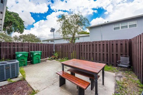 Снять в аренду таунхаус в Дейви, Флорида 2 спальни, 133.78м2, № 1882254 - фото 26