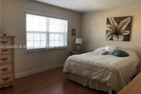 Снять в аренду таунхаус в Дейви, Флорида 2 спальни, 133.78м2, № 1882254 - фото 10