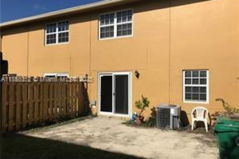 Снять в аренду таунхаус в Дейви, Флорида 2 спальни, 133.78м2, № 1882254 - фото 15