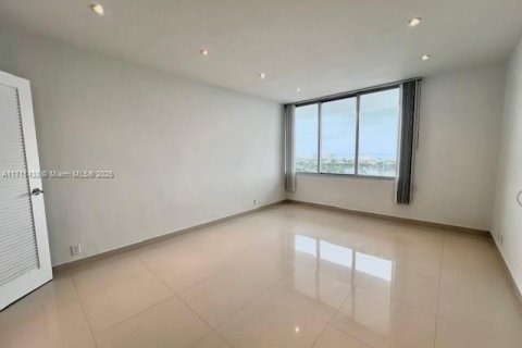 Condo in Miami Beach, Florida, 1 bedroom  № 1699635 - photo 8