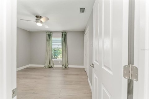 House in Wildwood, Florida 4 bedrooms, 197.51 sq.m. № 1821198 - photo 23
