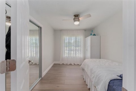 House in Wildwood, Florida 4 bedrooms, 197.51 sq.m. № 1821198 - photo 19