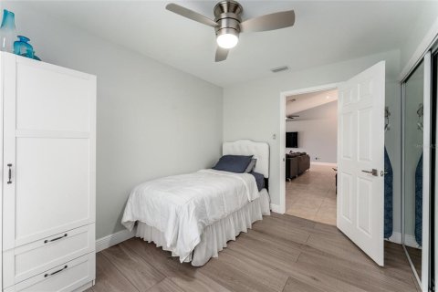 House in Wildwood, Florida 4 bedrooms, 197.51 sq.m. № 1821198 - photo 21