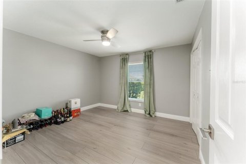 House in Wildwood, Florida 4 bedrooms, 197.51 sq.m. № 1821198 - photo 24