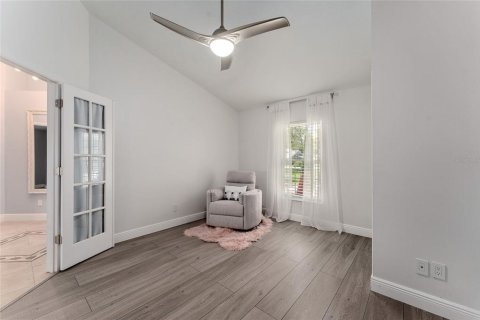 House in Wildwood, Florida 4 bedrooms, 197.51 sq.m. № 1821198 - photo 30