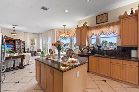 Casa en venta en Miramar, Florida, 5 dormitorios, 366.78 m2 № 2081021 - foto 8