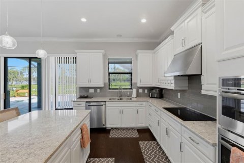 Casa en venta en Tampa, Florida, 4 dormitorios, 320.05 m2 № 2383901 - foto 10