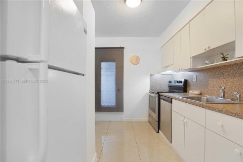 Купить кондоминиум в Майами-Бич, Флорида 1 спальня, 83.61м2, № 2043398 - фото 9