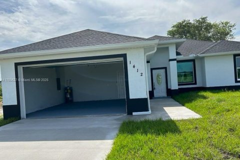 House in Lehigh Acres, Florida 3 bedrooms № 1860660 - photo 14