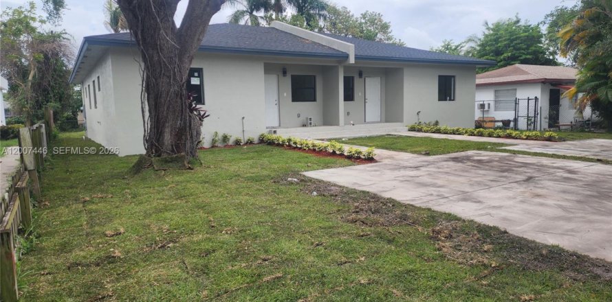 Propiedad comercial en North Miami Beach, Florida 297.29 m2 № 2090156