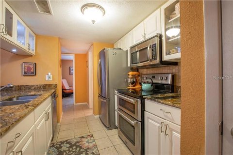 Copropriété à louer à Saint Petersburg, Floride: 2 chambres, 102.19 m2 № 2415356 - photo 15