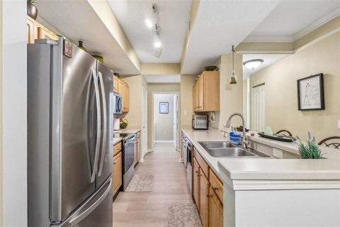 Condo in Orlando, Florida, 3 bedrooms № 2258607 - photo 11