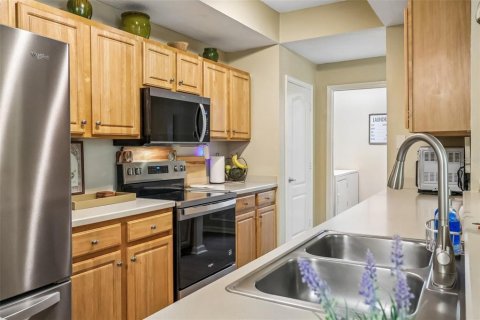 Condo in Orlando, Florida, 3 bedrooms № 2258607 - photo 13
