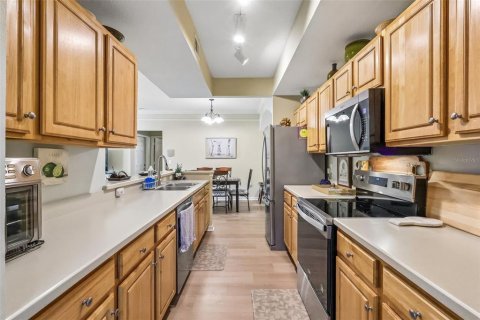 Condo in Orlando, Florida, 3 bedrooms № 2258607 - photo 15