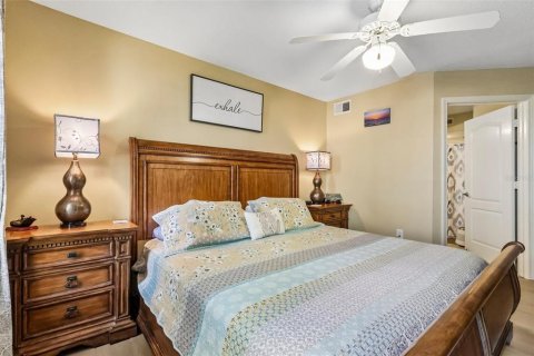 Condo in Orlando, Florida, 3 bedrooms № 2258607 - photo 18