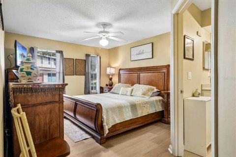 Condo in Orlando, Florida, 3 bedrooms № 2258607 - photo 17