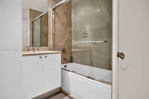 Купить кондоминиум в Майами, Флорида 3 спальни, 240.71м2, № 1842793 - фото 26