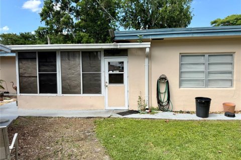 Casa en venta en Okeechobee, Florida, 5 dormitorios, 213.68 m2 № 2217748 - foto 22