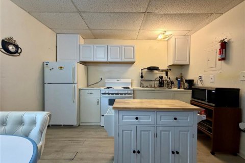 Casa en venta en Okeechobee, Florida, 5 dormitorios, 213.68 m2 № 2217748 - foto 8