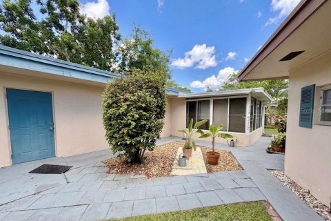Casa en venta en Okeechobee, Florida, 5 dormitorios, 213.68 m2 № 2217748 - foto 2