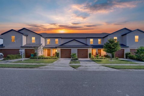 Villa ou maison à Tavares, Floride 2 chambres, 146.23 m2 № 2314761