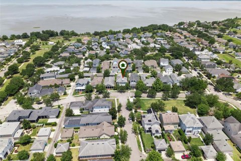 House in Winter Garden, Florida 3 bedrooms, 209.22 sq.m. № 2238238 - photo 14