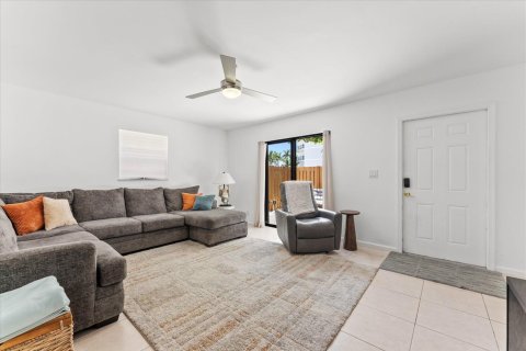 Townhouse in Boca Raton, Florida 2 bedrooms, 128.21 sq.m. № 2267636 - photo 8