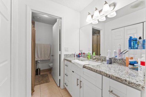 Townhouse in Boca Raton, Florida 2 bedrooms, 128.21 sq.m. № 2267636 - photo 17