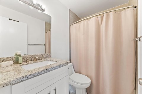 Townhouse in Boca Raton, Florida 2 bedrooms, 128.21 sq.m. № 2267636 - photo 13